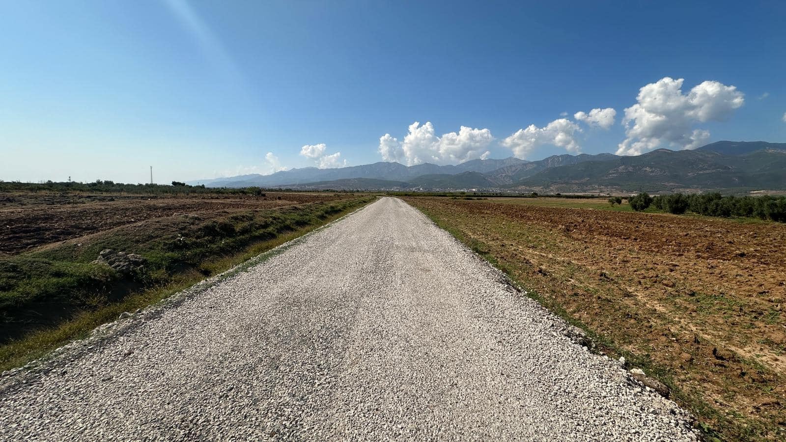 Hassa’da 2 büyük mahalleyi birbirine bağlayan yol tamamlandı