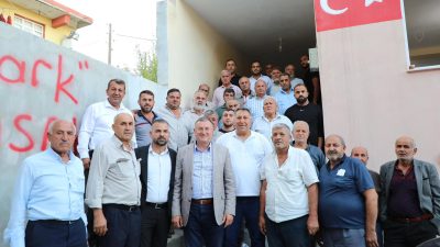 Hatay Büyükşehir Belediye Başkanı Lütfü Savaş, çiftçilere destek olarak ücretsiz