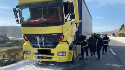 Yüzlerce araç durdu, yüzlerce kişi film gibi izledi korkulan olmadı.