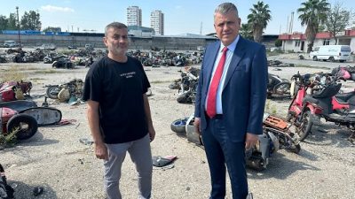 Cumhuriyet Halk Partisi (CHP) Adana Milletvekili Ayhan Barut, Adana’da yurttaşların