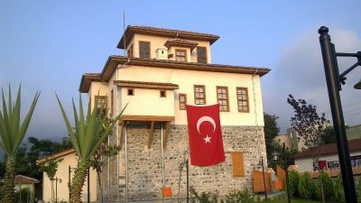 Depremde zarar gören İlk Kurşun Müzesi yeniden ziyarete açıldı.Kahramanmaraş merkezli