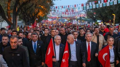 Cumhuriyetin 100.yılı Ankara’da CHP’li belediyelerin düzenlediği etkinliklerle kutlandı. Büyükşehir Belediyesi