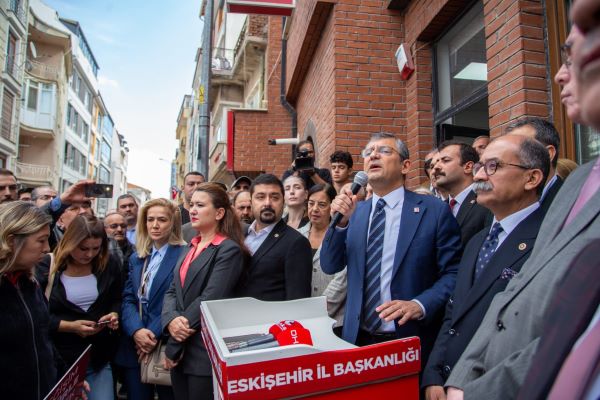 Babaevinin kapılarını açmayı vadediyorum