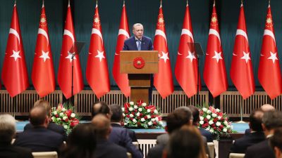 Cumhurbaşkanı Recep Tayyip Erdoğan: "Avrupa ve Amerika'nın koşulsuz desteğini arkasına