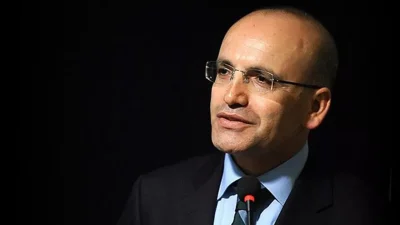 Hazine ve Maliye Bakanı Mehmet Şimşek, enflasyonda yıllık bazda düşüşün