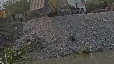 Antakya Çevre Koruma Derneği Başkanı Nilgün Karasu, Asi Nehri'ne atılan