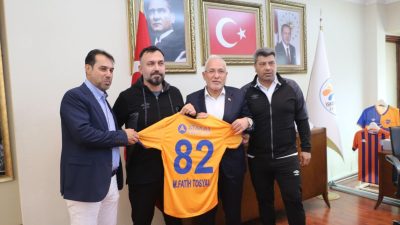 ONLAR İL OLMA DERDİNDE.. Hafta içinde İskenderun’a dönen İskenderunspor futbol