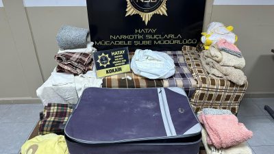 Hatay’ın merkez Antakya ilçesinde evinde ve aracında uyuşturucu ele geçirilen