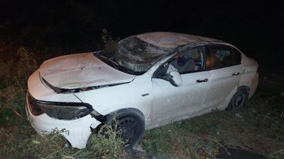 Hatay’ın Dörtyol ilçesinde otomobil tarlaya uçtu, kazada 1 kişi yaralandı.