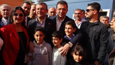 CHP Genel Başkanı Özgür Özel, İstanbul Büyükşehir Belediye Başkanı Ekrem