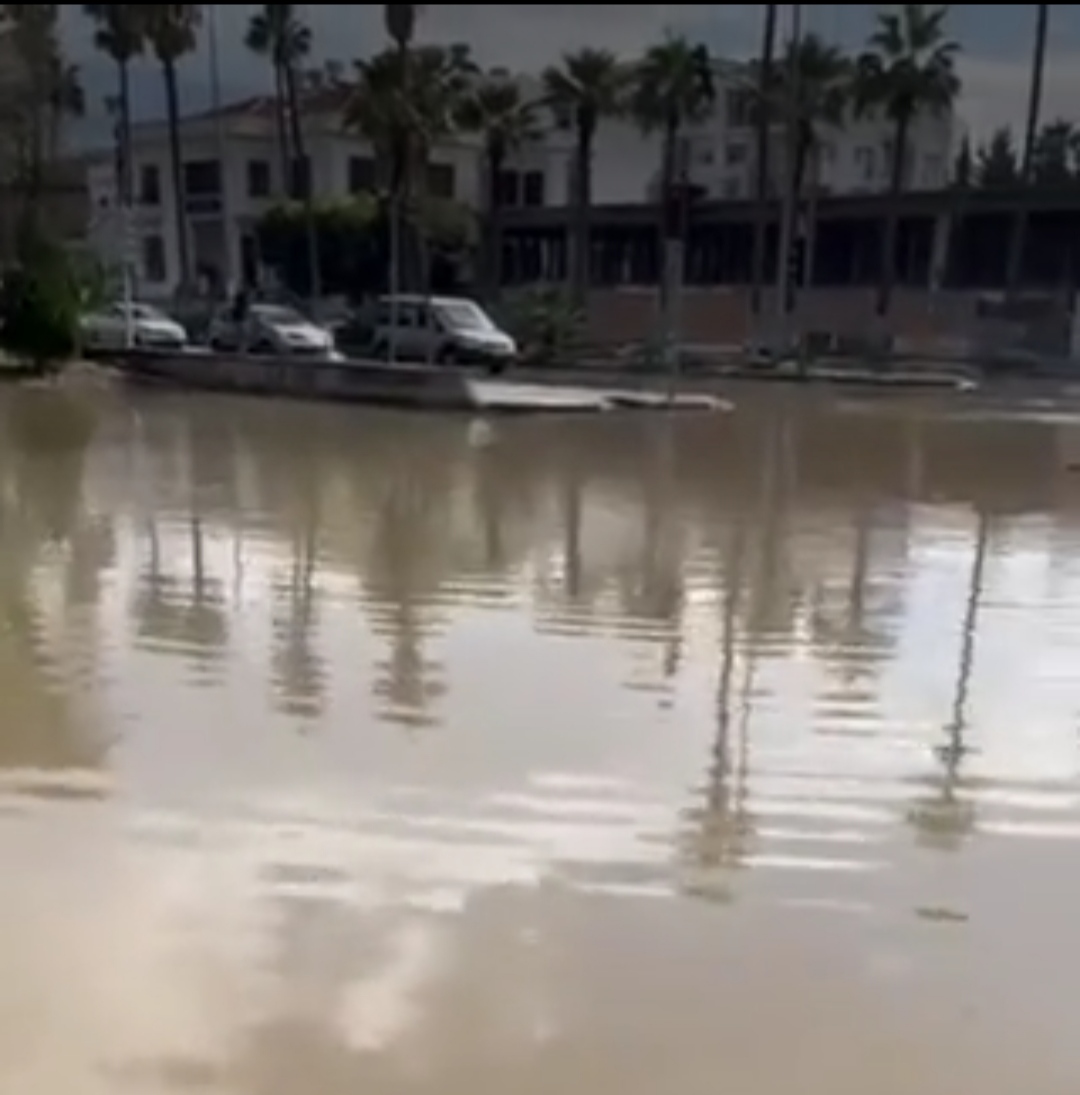 İskenderun sahili yine su altında!