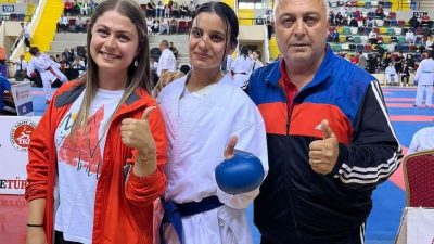 Defneli karate antrenörü Nizamettin Karaali’nin öğrencisi Eylül Büyükaşık katıldığı Balıkesir’deki