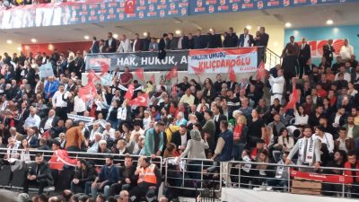 Kurultay günü adaylıktan çekildi