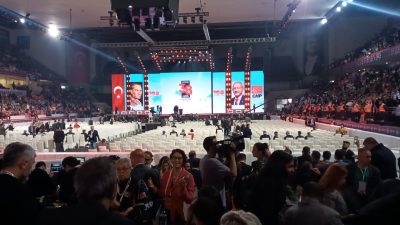 CHP’nin 38. Olağan kurultayı saat 10.00’da Ankara Spor Salonu’nda başladı.