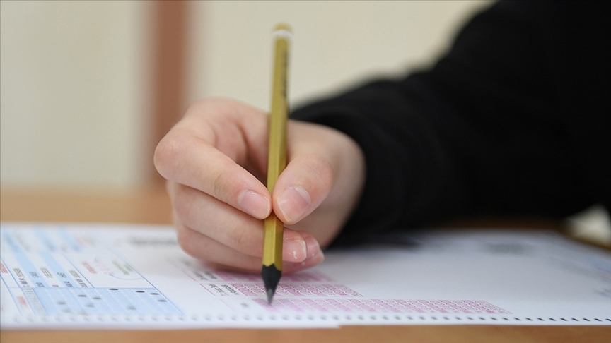 Milli Eğitim Bakanı Yusuf Tekin, 8’inci sınıf öğrencilerine yönelik düzenlenen