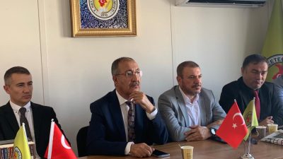 Basın İlan Kurumu Genel müdürü Cavit Erkılınç beraberinde kurum bürokratları