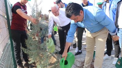 İskenderun’da 11 Kasım Milli Ağaçlandırma Günü kapsamında gerçekleştirilen “Geleceğe Nefes