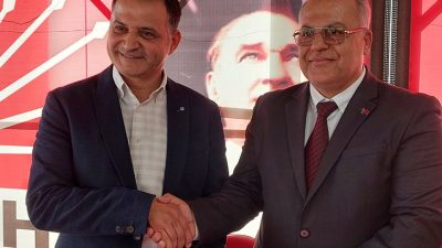 Arsuz’da CHP’nin Belediye Başkanlığı için aday adaylığını açıklayan Gelişim Hastanesi