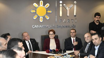 İYİ Parti Genel Başkanı Meral Akşener, Çanakkale İl Başkanlığı’na yaptığı