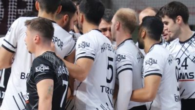 Hatay BŞB Spor erkek voleybol takımı Arkasspor’a 3-0 yenildi HAKEMLER: