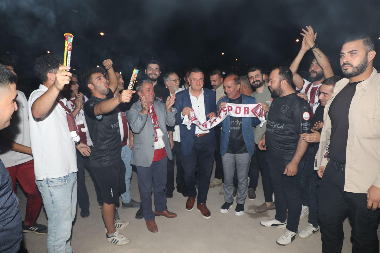 Başkan Savaş Hatayspor Taraftarlarıyla bir arada