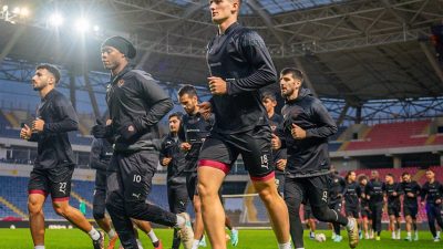 Hatayspor, yarın oynayacağı Antalyaspor maçı hazırlıklarını tamamladı. Bordo-beyazlılar yarım saat