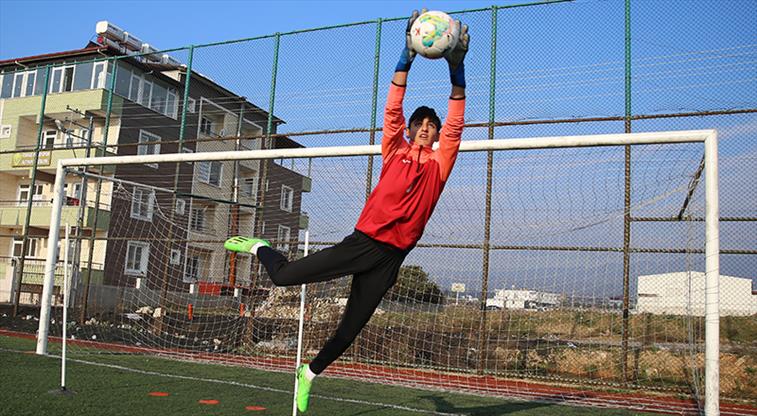 Hatayspor’un altyapı futbolcularından kaleci