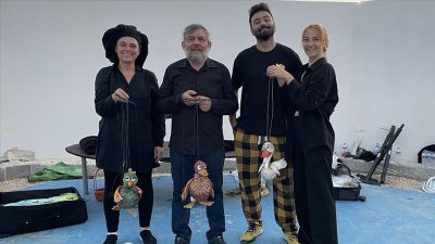 Kukla tiyatrocusu ve Uçaneller Kukla Evi Genel Sanat Yönetmeni Mesut