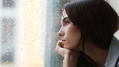 Mevsimsel depresyon sonbaharda başlayıp kış aylarına kadar devam ediyor. Uzmanlar