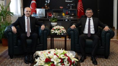 Meclis Başkanı Kurtulmuş’la görüşen Özgür Özel gazetecilerin,  sorularını yanıtladı.  Özel,