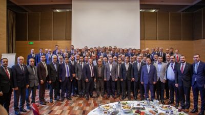 CHP’nin 38. Kurultayında Genel Başkan seçilen Özgür Özel il başkanlarıyla