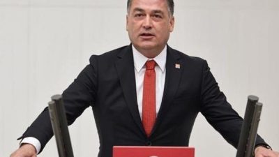 Hatay CHP Milletvekili Servet Mullaoğlu, hükümetin deprem bölgesine iş yapıyormuş