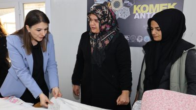 Hatay Valisi Mustafa Masatlı’nın eşi Esra Masatlı konteyner kentte kurs