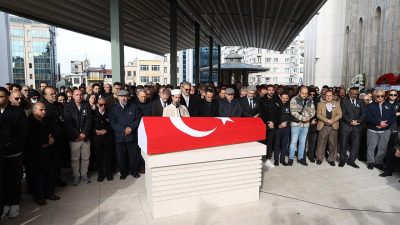 Sinema ve tiyatro sanatçısı Can Gürzap, Taksim Camii'nden son yolculuğuna