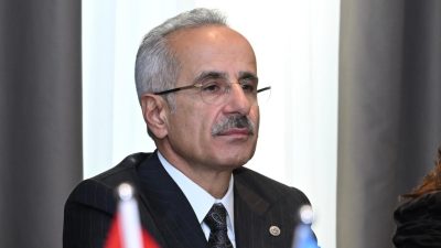 Ulaştırma ve Altyapı Bakanı Abdulkadir Uraloğlu, Belen Otobanının devam müjdesini