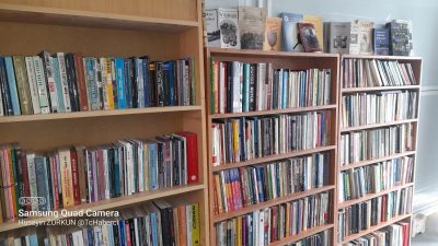 Türkiye Yazarlar Sendikası, 6 Şubat depreminde yıkılan kitaplığını yeniden açtı.