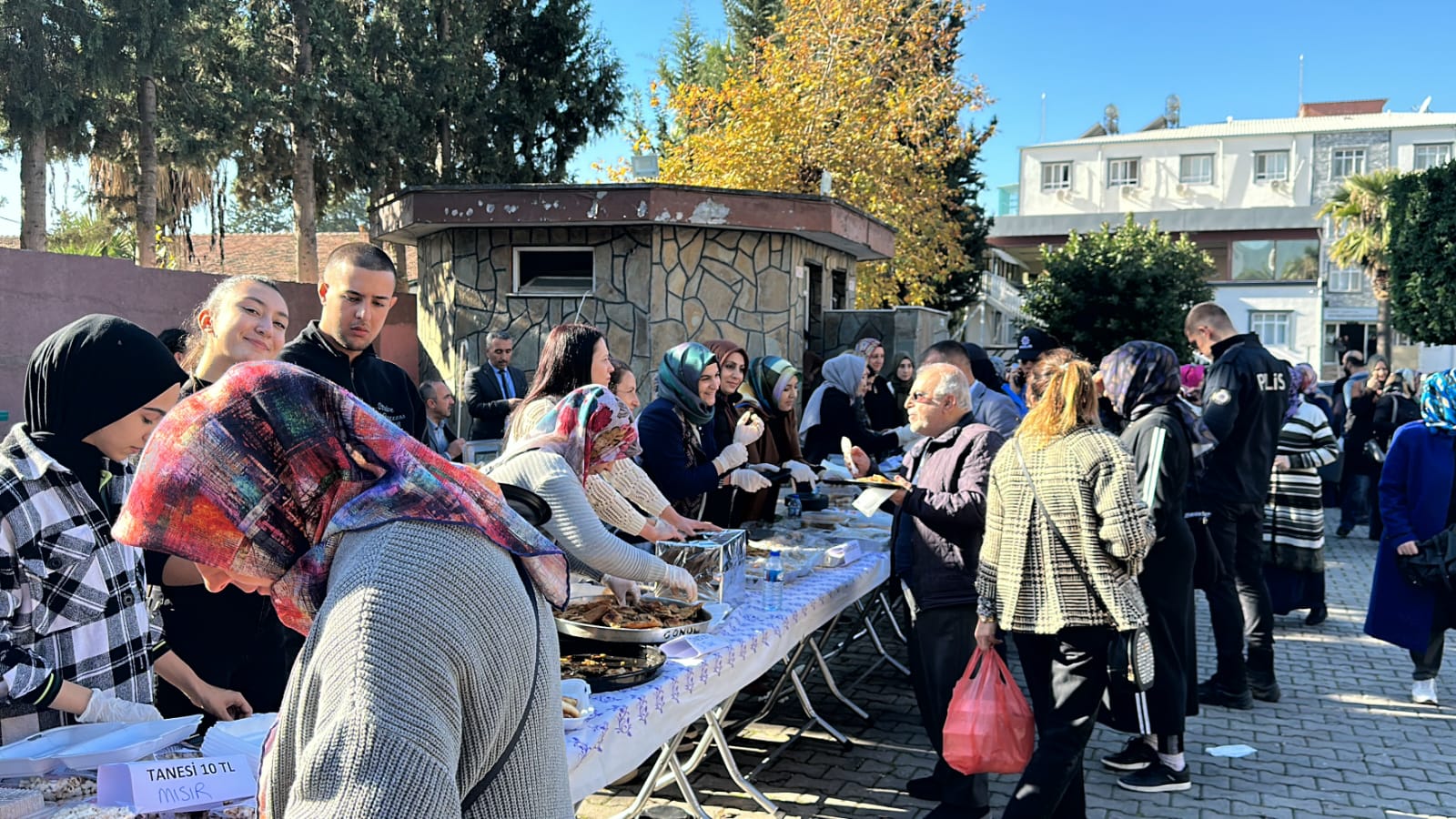 Hatay’da Filistinliler yararına kermes düzenlendi