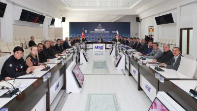 Hatay Valisi Mustafa Masatlı başkanlığında, Vali Yardımcıları, İlçe Kaymakamları ve