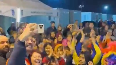 Ankara Büyükşehir Belediye Başkanı Mansur Yavaş deprem bölgesi Hatay’ın yaralı,