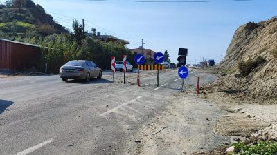Antakya-Samandağ yolunun Hancağız kesiminde 6 Şubat depremiyle birlikte çökme oldu.
