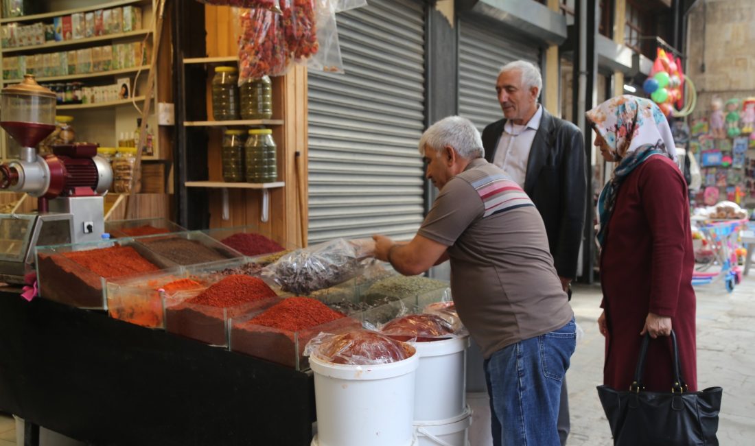 Antakya'daki Tarihi Uzun Çarşı'da