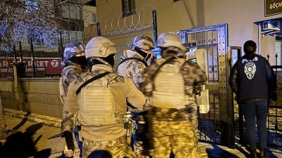 Mersin’de yasa dışı bahis oynatılan internet sitelerini yönetenlere yönelik şafak