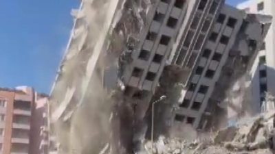 İskenderun ilçesinde 6 Şubat depreminden büyük zarar gören ve ağır