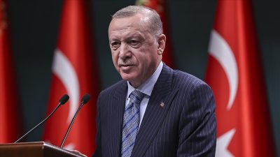 Cumhurbaşkanı Recep Tayyip Erdoğan,enflasyonun düşmeye başladığını söyledi.  Beştepe Millet Kongre