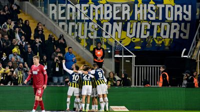 Fenerbahçe Trendyol Süper Lig’in 14. Haftasında Sivasspor’u sahasında konuk etti.