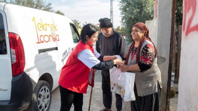 Mersin Büyükşehir Belediyesi tarafından, ‘Hamurumuzda Dayanışma Var’ sloganıyla dağıtımı yapılan ‘Un Katkısı
