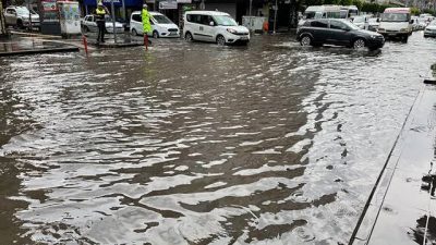 Meteoroloji Genel Müdürlüğü tarafından Hatay genelinde sağanak yağış uyarısı yapıldı.