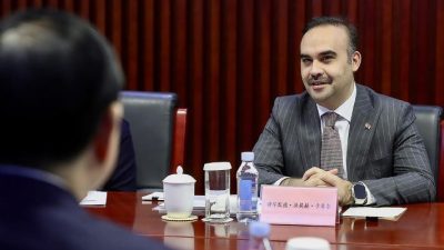 Sanayi ve Teknoloji Bakanı Kacır, Çin’de otomotiv ve batarya üretim