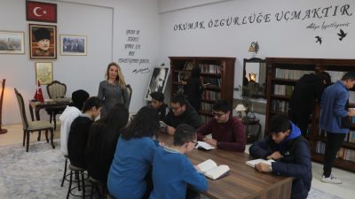 Reyhanlı’da Deprem Sonrası Öğrencilere Destek: Müze Kütüphane ve Sanat Sokağı