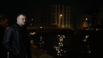 Hatay Büyükşehir Belediye Başkanı Lütfü Savaş İskenderun'da bulunan dolgu sahil